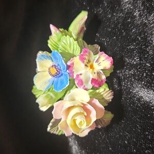 Bridgewood China Brooch- Roses and Pansies